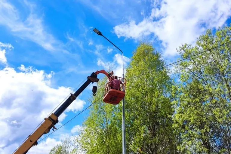 Монтаж опоры освещения.jpg Монтаж опоры освещения.jpg